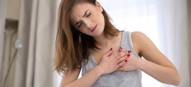 Eine Osteochondrose der Brustwirbelsäule kann sich durch Schmerzen im Herzbereich äußern